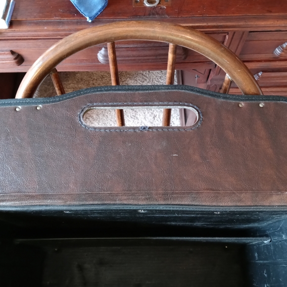 Salesman Case - Picture 4 of 4